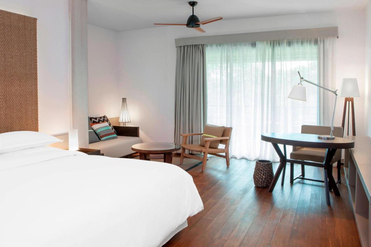 Sheraton New Caledonia Deva Spa & Golf Resort Bourail Exterior photo A room at the hotel